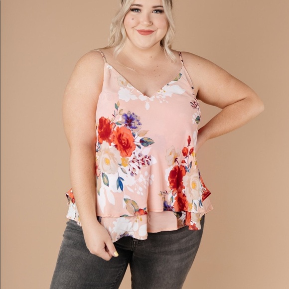 Elegant Floral Camisole In Blush - Size Small - Picture 2 of 4